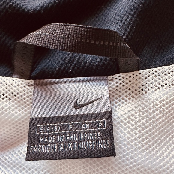 Nike White and Black Sporty Athletic Warm Lightweight Design Women Jacket Small - Picture 5 of 11
